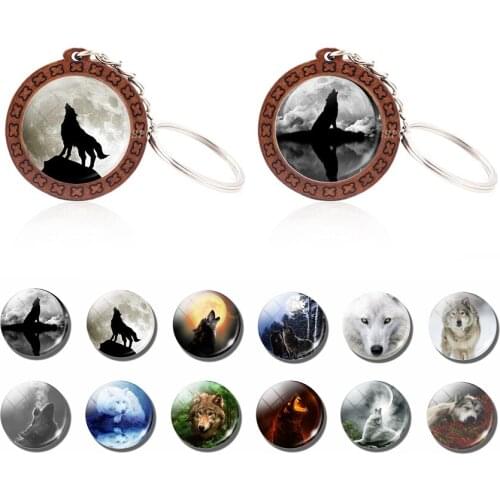 Full Moon Wolf Art Wooden Keychain Aggressive Wolves Glass Cabochon Jewelry Handcrafted Pendant Key Chains Men Boyfriend Gift