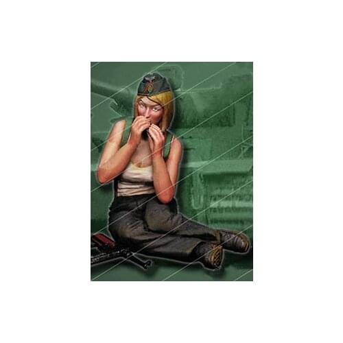 New Unassembled 1/16 Girl with a mouth organ Resin Kit DIY Toys Unpainted resin model