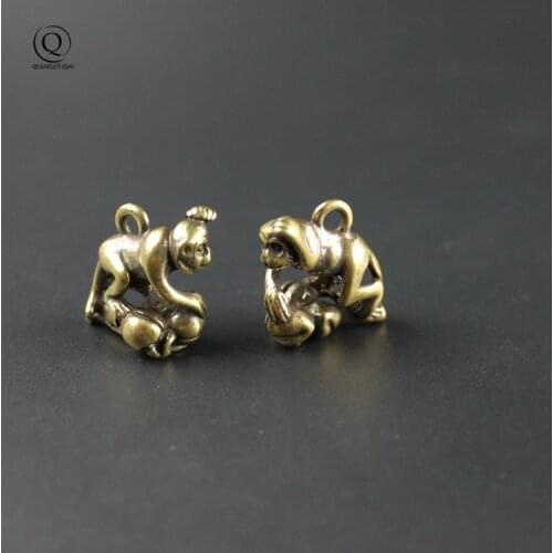 Copper Chinese Zodiac Monkey Peaches keychain Pendant Vintage Brass Animal Key Chains Charm Key Rings Home Decoration Ornament