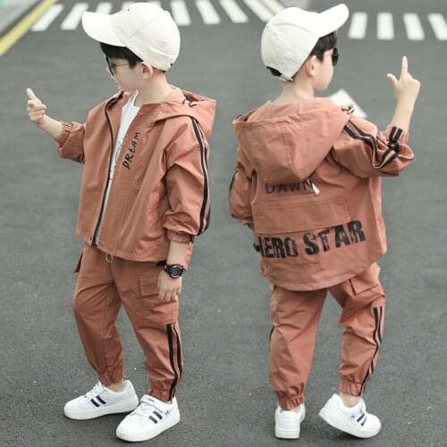 High-quality boys' clothes 2020 autumn new boys spring and autumn suits, big childrens sportswear, boys western style two-piece