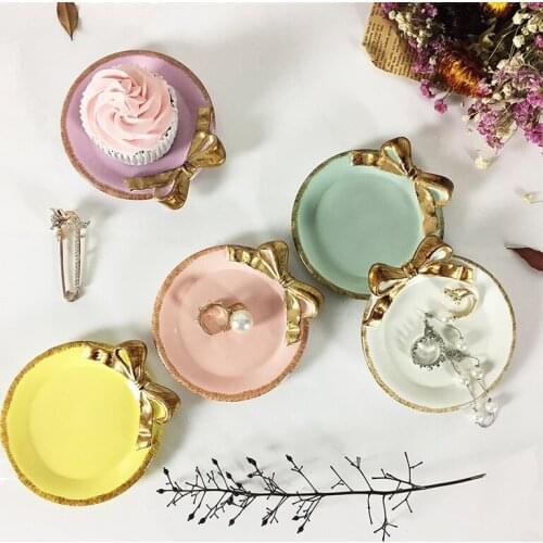European Creative Resin Plate Lovely Retro Bow-Knot Pattern Dessert Fruit Cake Plates Jewelry Storage Trays Home Decoration