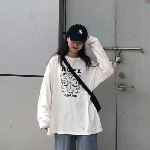 2021 new Korean version of the autumn womens wear trendy students loose ins white long-sleeved T-shirt womens top trend