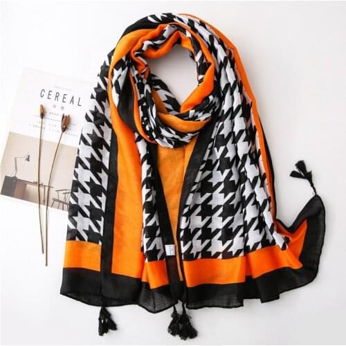 2021 Spring And Autumn Women Tourism Lattice Print Silk Scarves Fashion Flower Seaside Sunscreen Quality Cotton Material Shawl