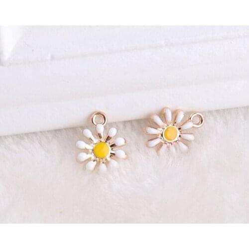 10Pcs/Set Enamel Alloy Tone Sunflower Enameled Daisy Shape Alloy Charm Necklace Pendants Jewelry Crafts