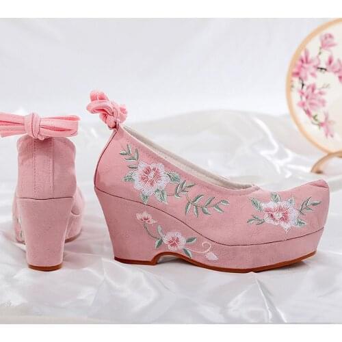 2020 New Hanbok Shoes Embroidered Shoes High Heel Beef Tendon Soft Bottom Retro Hanfu Shoes Jacquard Antique Cloth Shoes