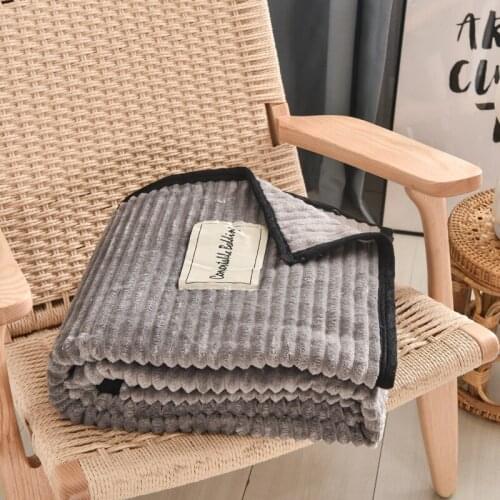 Thin summer blankets Summer nap blanket air-conditioned blankets Small towels are thickened with coral velvet blankets in winter