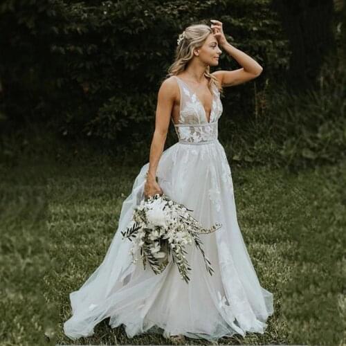 Beach Deep V-neck Wedding Dresses A-line Lace Appliques Tulle Bridal Gowns Floor Length Open Back Country Style Robe De Mariee