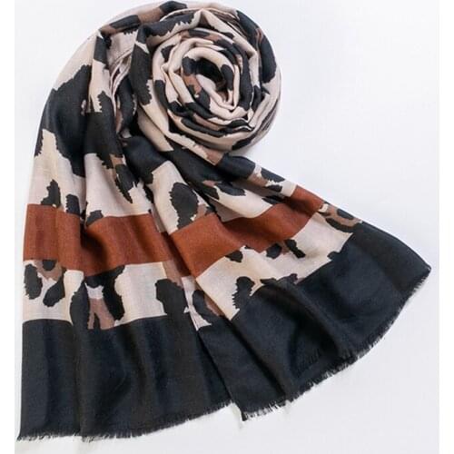 Brand new design brand cotton and linen scarf fashion wild leopard print warmth and sunscreen shawl headscarf SP0146