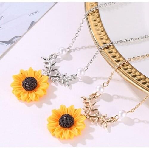 Delicate Sunflower Pendant Necklace For Women Creative Imitation Pearls Jewelry Necklace Clothes Accessories