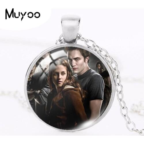 2019 New Movie Twilight Portraits Pendant Vampire Bella Necklace Round Glass Dome Pendants Jewelry HZ1