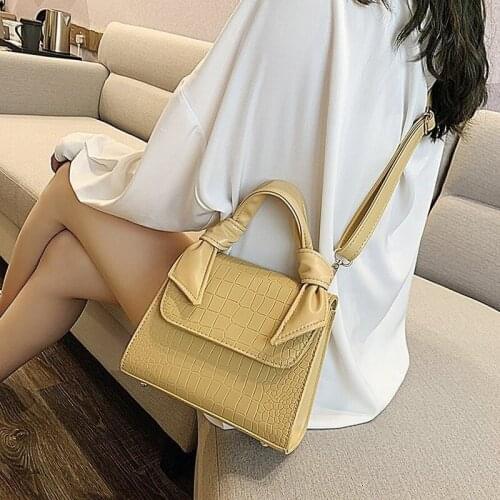 Womens bag 2021 new texture crocodile pattern hand-held small square bag fashion shoulder messenger foreign style small bag