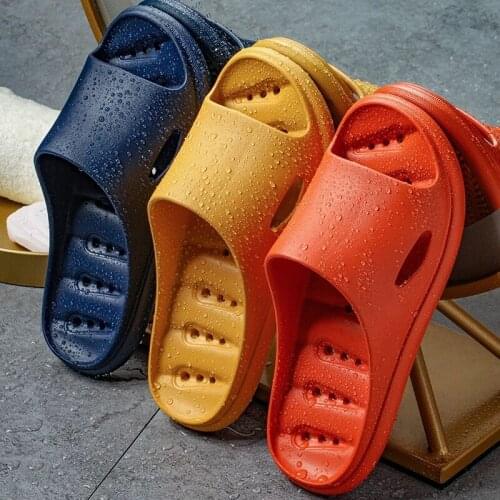 Wholesale Household Leaking Slippers Women Summer Indoor Hollow Soft Sole Bathing Non-Slip Bathroom Platform Slippers