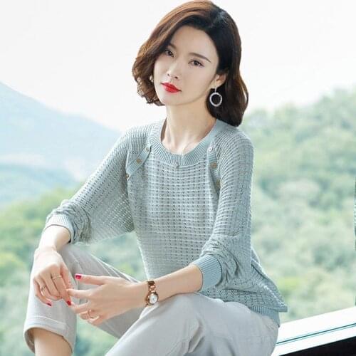 Hollow Round Neck Bright Silk Long Sleeve Sweater Female Button Decoration Stitching Knitted Bottoming Sweater Women Spring 2021