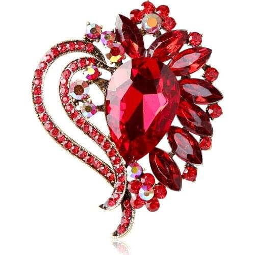 Korean fashion personality Crystal Glass Brooch and brooch womens clothing accessories