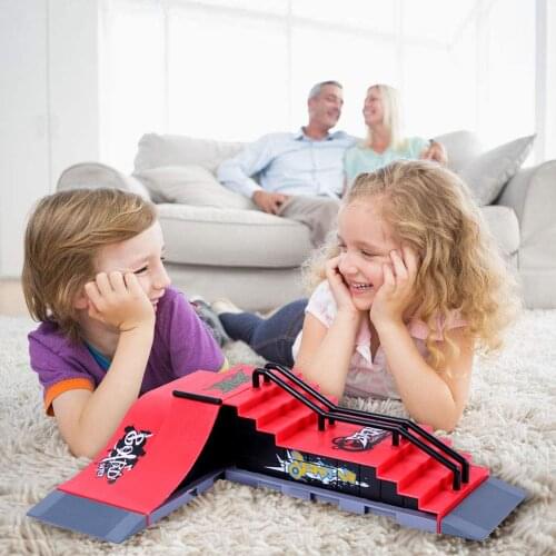 Kids Mini Finger Skateboards Fingerboard Toys Finger Skateboarding Toy Kit with Fingerboard Skate Park Ramp Tools Pulleys Toy