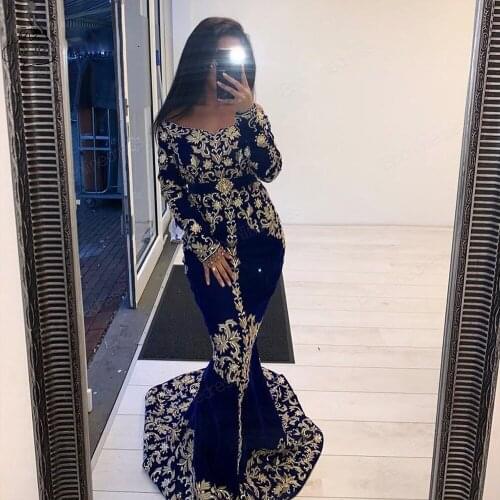 Sexy Mermaid Prom Dresses Off the Shoulder Long Sleeves Velvet Evening Dress Gold Appliqued Vintage Celebrity Dresses Vestidos