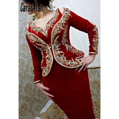 Robe de soirée de mariage Red Velvet Two Pieces Prom Dress with Coat Embiordery Velvet Mermaid Evening Gowns Arabic Dubai Wear