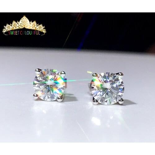 18K White Gold A pair of Earrings 1CT D Color Moissanite Earrings For Women
