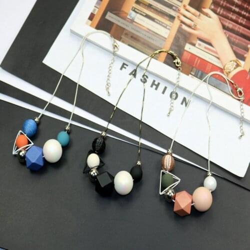 2018 new Korean version of fashion Joker short hit color short necklace female clavicle chain clothing accessories wholesale