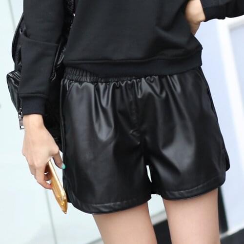 2020 New PU Leather Shorts Womens Black High Quality Short Pants With Pockets Loose Casual Short Summer Women Plus Size Shorts