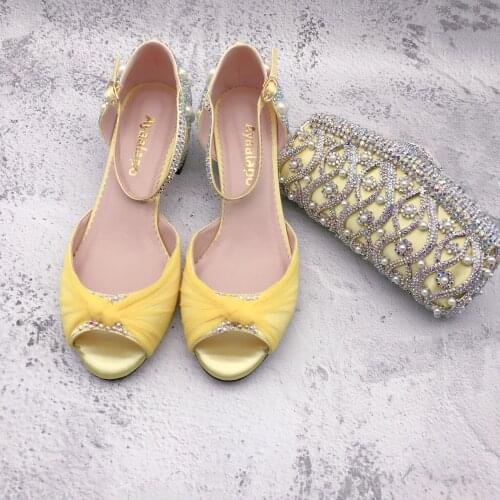BS1309 Custom Made Low Heel Women Dress Pumps Bridal Wedding Shoes Light Yellow Crystal Pearl Shoes With Matching Bag Set