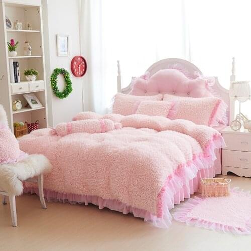 Lamb and Coral Velvet Bedding Set with Lace Edge 3/4pcs Thick Super Warm Duvet Cover Bedspread and Pillowcase for Girls Room