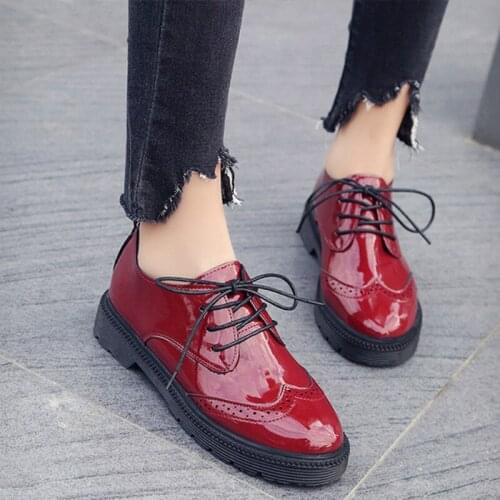 QWEDF 2019 Lace up Oxford Shoes for Women British Style Brogues Patent Leather Women Flats Vintage Casual Shoes Women K8-16