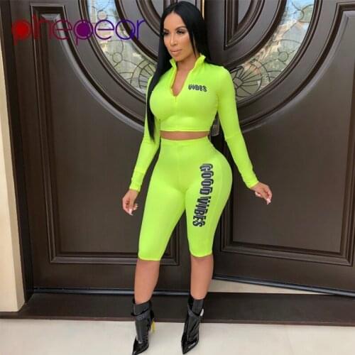 PinePear Fluorescent Color Letter Print Long Sleeve Zipper Crop Top and Half Pants Yoga Set Sportswear Running Clothes Wholesale