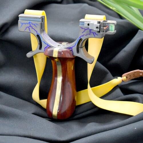 High-quality Sturdy Hunting Metal Bow Head Wooden Handle Slingshot Long-distance Powerful Catapult With Flat Rubber Band