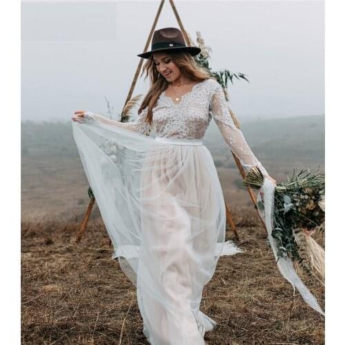 Floor Length Lace Appliques Sweep Train Long Sleeve V-Neck Wedding Dress Backless Backless Bridal Gowns Stunning High Quality