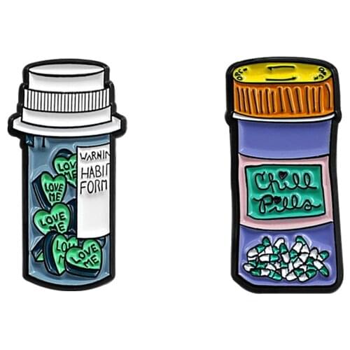 Heart Shape LOVE ME Pill Metal Enamel Brooch Green Capsule CHILL PILLS Badge Pin Personality Trendy Costume Backpack Jewelry