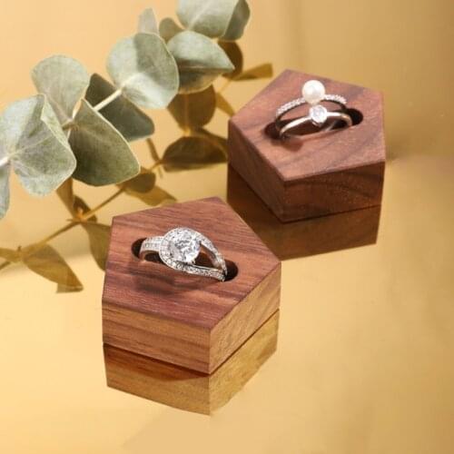 Walnut wood ring display jewellery stand for rings jewelry exhibitor case ring holders juwellery pandora ring organizer tray
