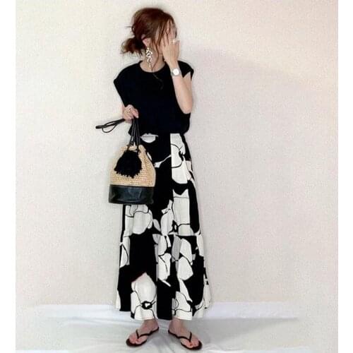 Summer New Ladies Suit Letter Printing Short-sleeved T-shirt Top + Skirt Fashion All-match Two-piece Suit Woman Clothing WF37