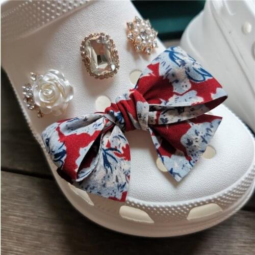 Shoe Charms Cute Accessories PVC DIY Bowtie Trend Creativity for Crocs Designer Accesoire Croc Charms Shoe Decoration Fit Girl