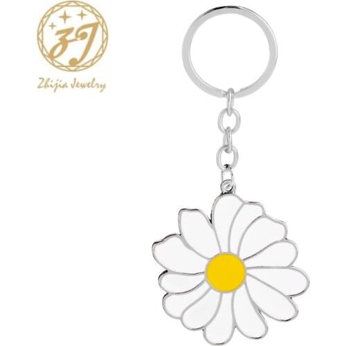 Zhijia top brand jewelry New Arrival elegant fashion Keychain for women simple style daisy keychain mothers day gifts
