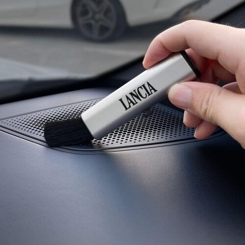 Car Retractable Air Outlet Cleaning Brush For Lancia Thema Delta Ypsilon Musa Voyager Stratos Remove Dust Tools Auto Accessories