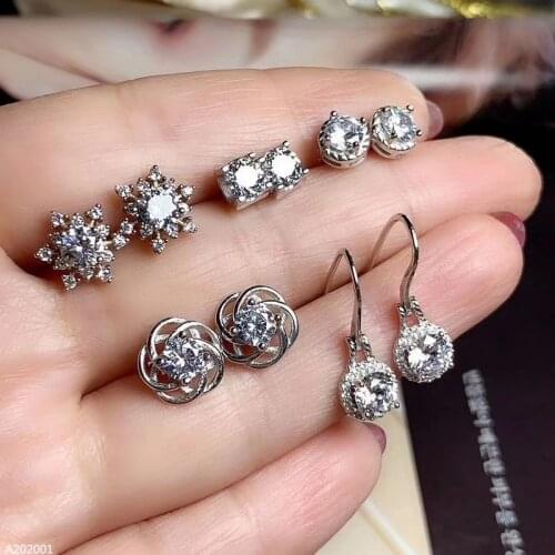 KJJEAXCMY Fine Jewelry 925 sterling silver with 0.5 carat inlaid Mossau diamond female earrings round snowflake new