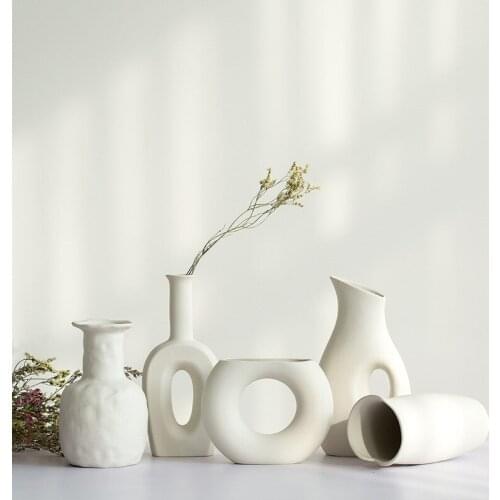Simple Nordic Style White Ceramic Vases Anniversary Gifts Handmade Art Zen Vases High-Quality Luxury Bedside Decorations