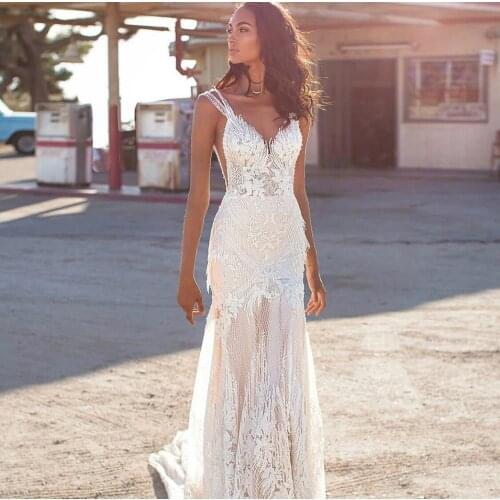 Wedding Dresses Applique Beading Lace Up Bride Dress Chapel Train Bridal Gown Plus Size