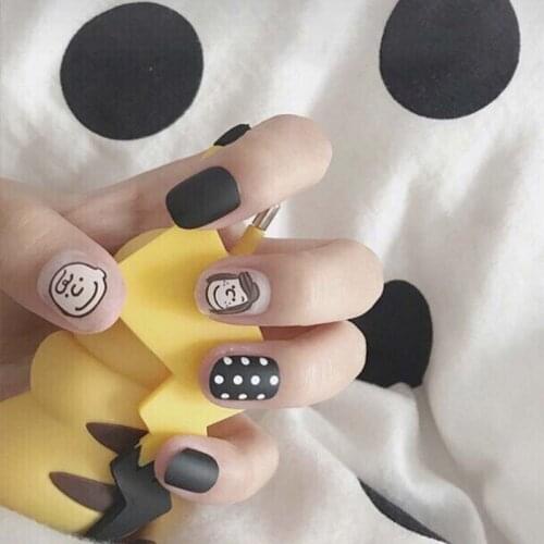 24pcs false nails with a pattern Black Fake Nail with Glue Creative Head Full Cover Round Head short matte false nails press on