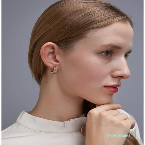 New hot sale gear earrings personalized design flashing diamond geometric stitching earrings European and American fashion jewel