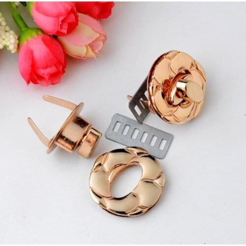 Free Shipping 5 Sets Golden Metal Hook Box Latches Clasp Bag Box Lock Purse Lock 26x17mm J2829