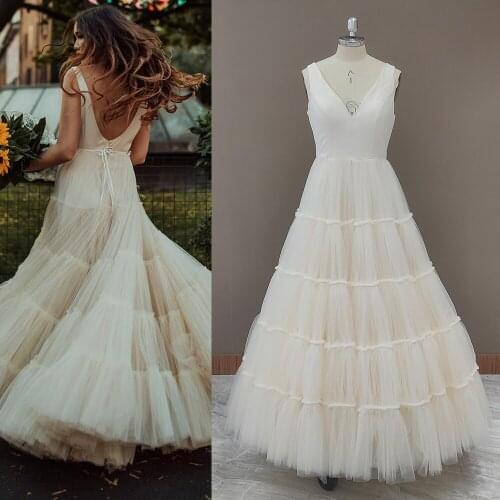 Tiered Tulle V Neck Wedding Dress Curled Ruffles Open Back 2021 Concelled Zipper Buttons Beach Bridal Gown Custom Made Plus Size