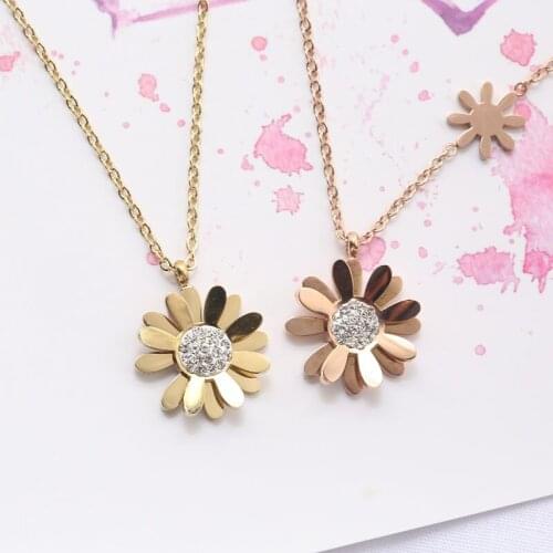 ZSLBS Newest Fashion Little Daisy Pendant Necklace For Women Double Titanium Steel Flower Charm Necklaces Summer Jewelry Gifts