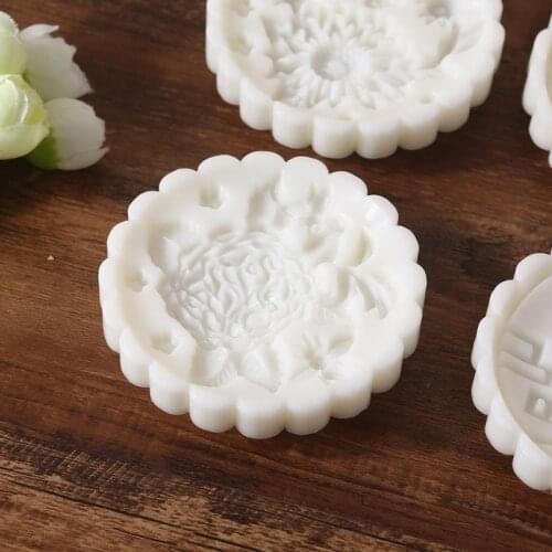 Cookie Cutter Moon Cake Mould Exquisite Pattern DIY Cake Decoration Food-Grade Plastic Garden Flower Cluster Shape Home