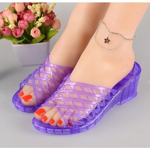 Summer New Fashion Outdoor Cut Out Peep Toe Thick Heels Crystal Transparent Plastic Women Gladiator Slippers Ladies Slides