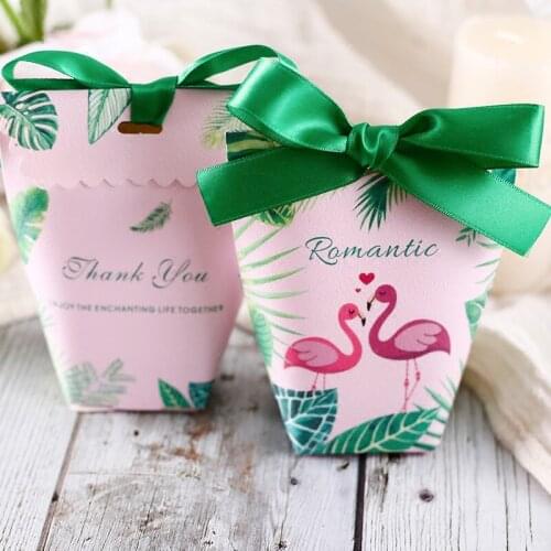 50pcs Deer / Star Sky / Flamingo / Bear couple Wedding Favors Candy Boxes Bomboniera Party Gift Box Candy Paper Bags