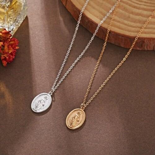 New Sexy Women Alloy Necklace Tag Oval Brand Portrait Coin Hard Item Clavicle Necklace Female Party Prom Necklaces Collar Colar