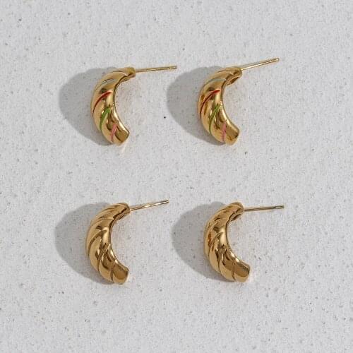 2021 New Short Bold Elegant Croissant Stud Earrings Tarnish Free Jewelry Stainless Steel Light Weight Gold Earrings For Women