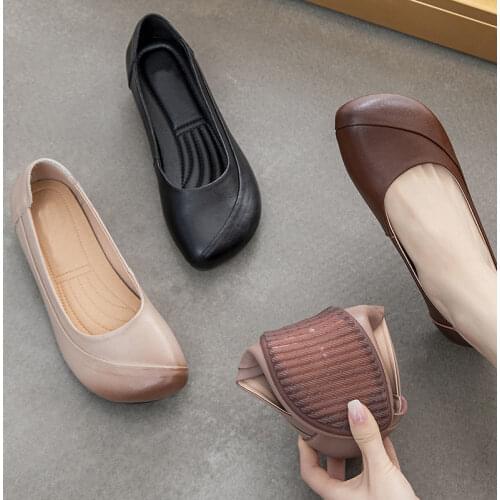 Mother Shoes Soft-soled Shoes 2021 Womens Autumn New Flat-bottomed Comfortable Feet Shoes Soft-faced Non-slip Grandma Shoes